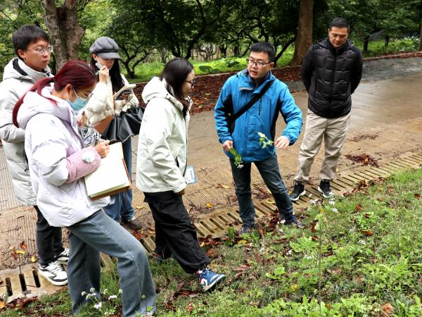 广西热作所科普团队开展植物学专业技术能力培训