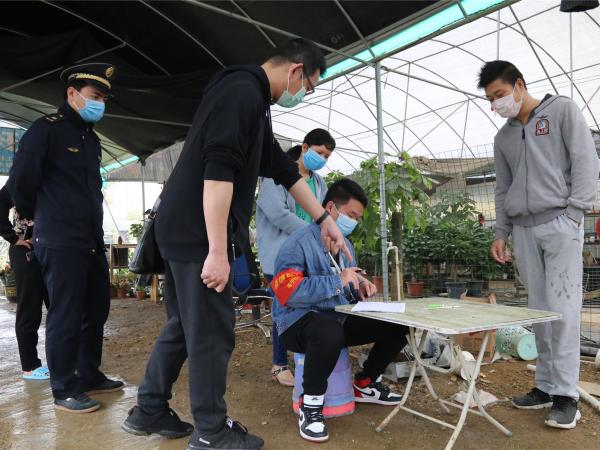 广西热作所积极配合社区及街道办开展新冠肺炎疫情联防联控工作