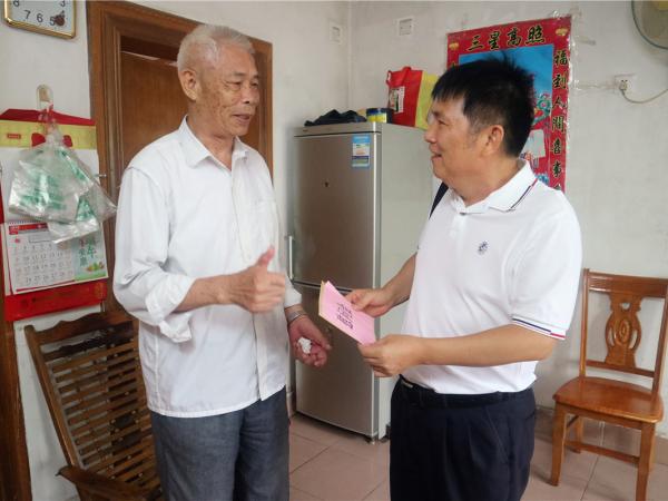 热作所党委开展“七一”走访慰问活动