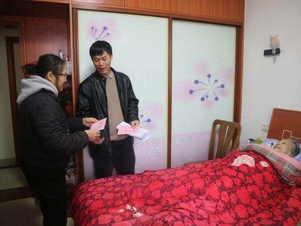 广西热作所所长黄强率队开展春节慰问