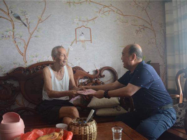 热作所党委开展“七一”走访慰问活动