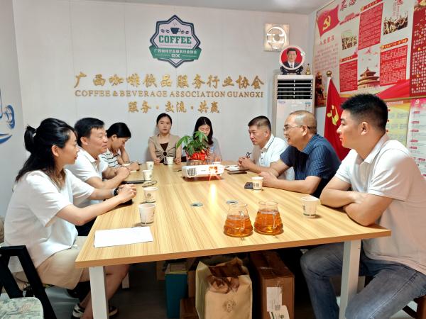 广西热作所科技人员到南宁西乡塘区开展合作交流