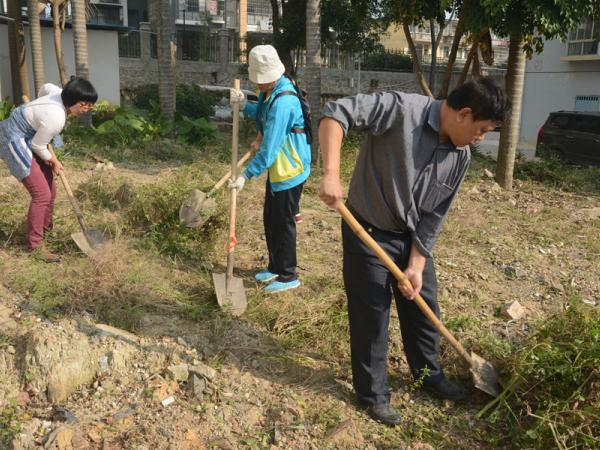 热作所机关一支部开展“进社区清洁环境服务”活动