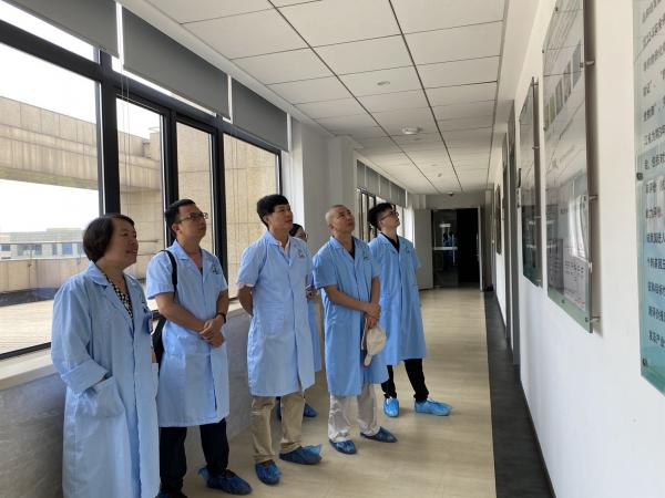 广西热作所副所长庞新华带队前往浙江省农业科学院农产品质量安全与营养研究所交流学习