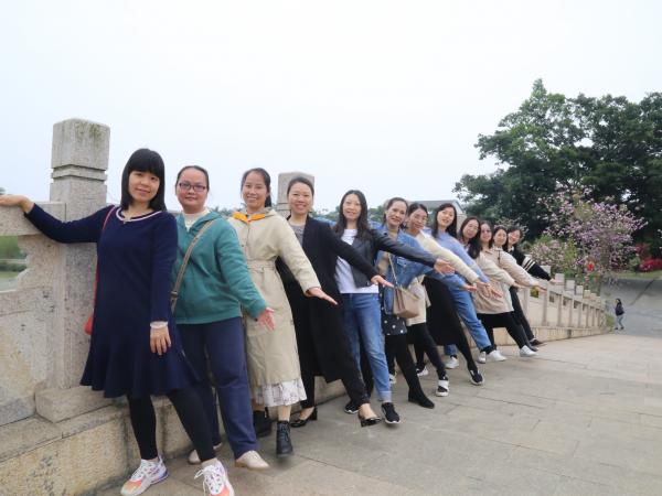 广西热作所工会开展“与魅力相伴、与自然同行”三八节主题活动