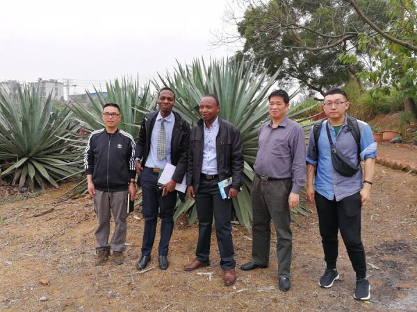 坦桑尼亚剑麻协会官员 Mr SIMON E. KIBASA到访广西热作所
