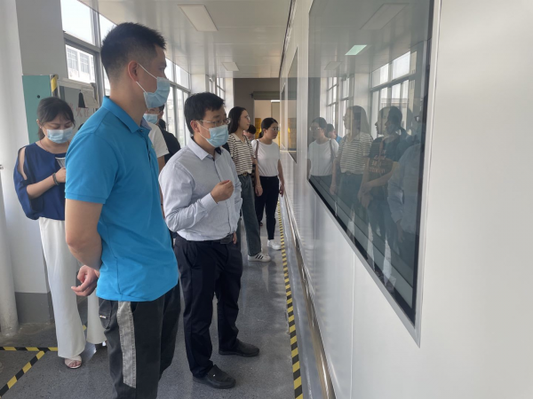 广西热作所农产品精深加工产业科技先锋队赴武鸣区开展科技服务